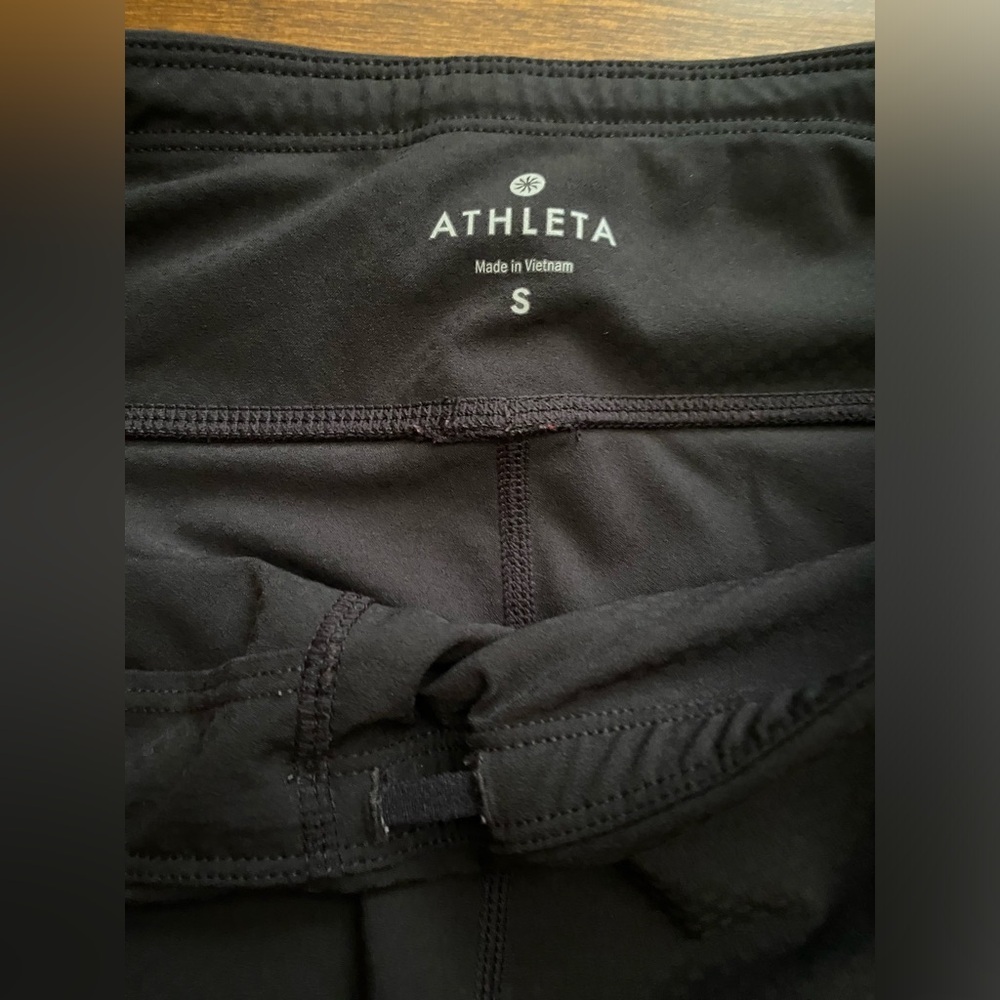 Athleta Be Free Dobby Knicker Capri Leggings Women's Small Black Activewear Crop - Picture 6 of 12